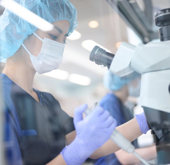 IVFクリニック胚培養士スタッフ写真